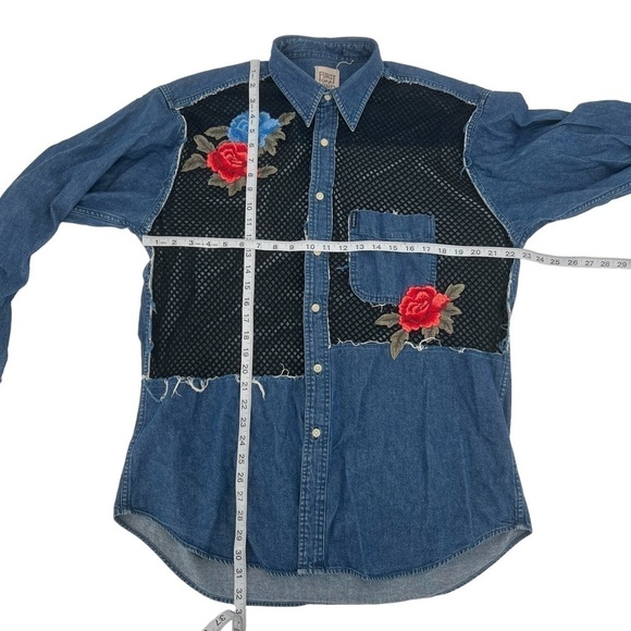 Furst Of A Kind Long Sleeve Floral Patched Button Up Jean Shirt Size XL Women’s - Picture 4 of 4